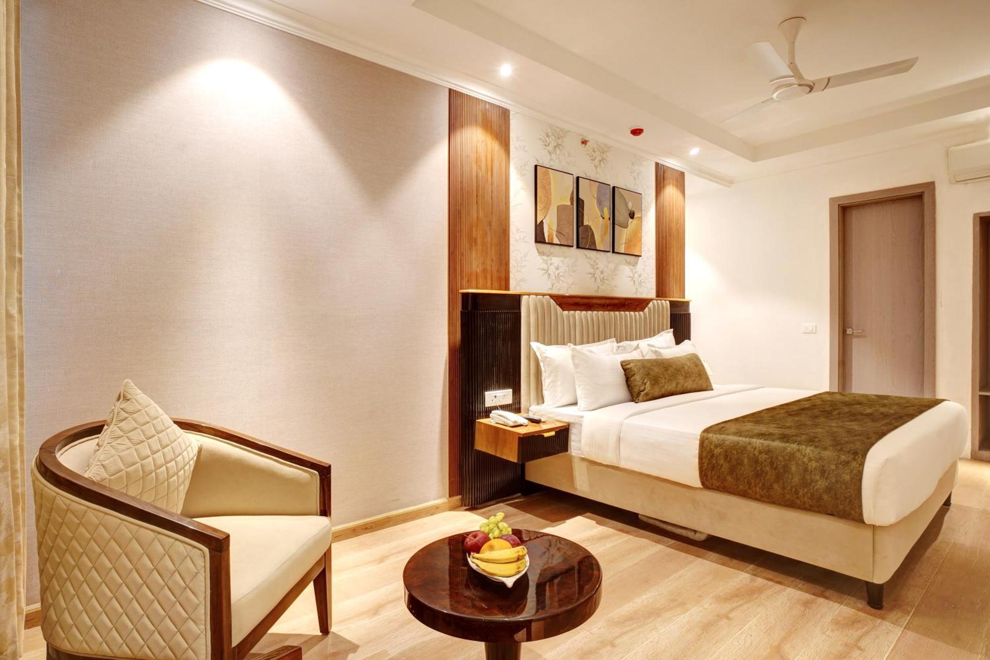 Iva Premium Delhi Airport With Airport Drop Hotel Nova Deli Exterior foto