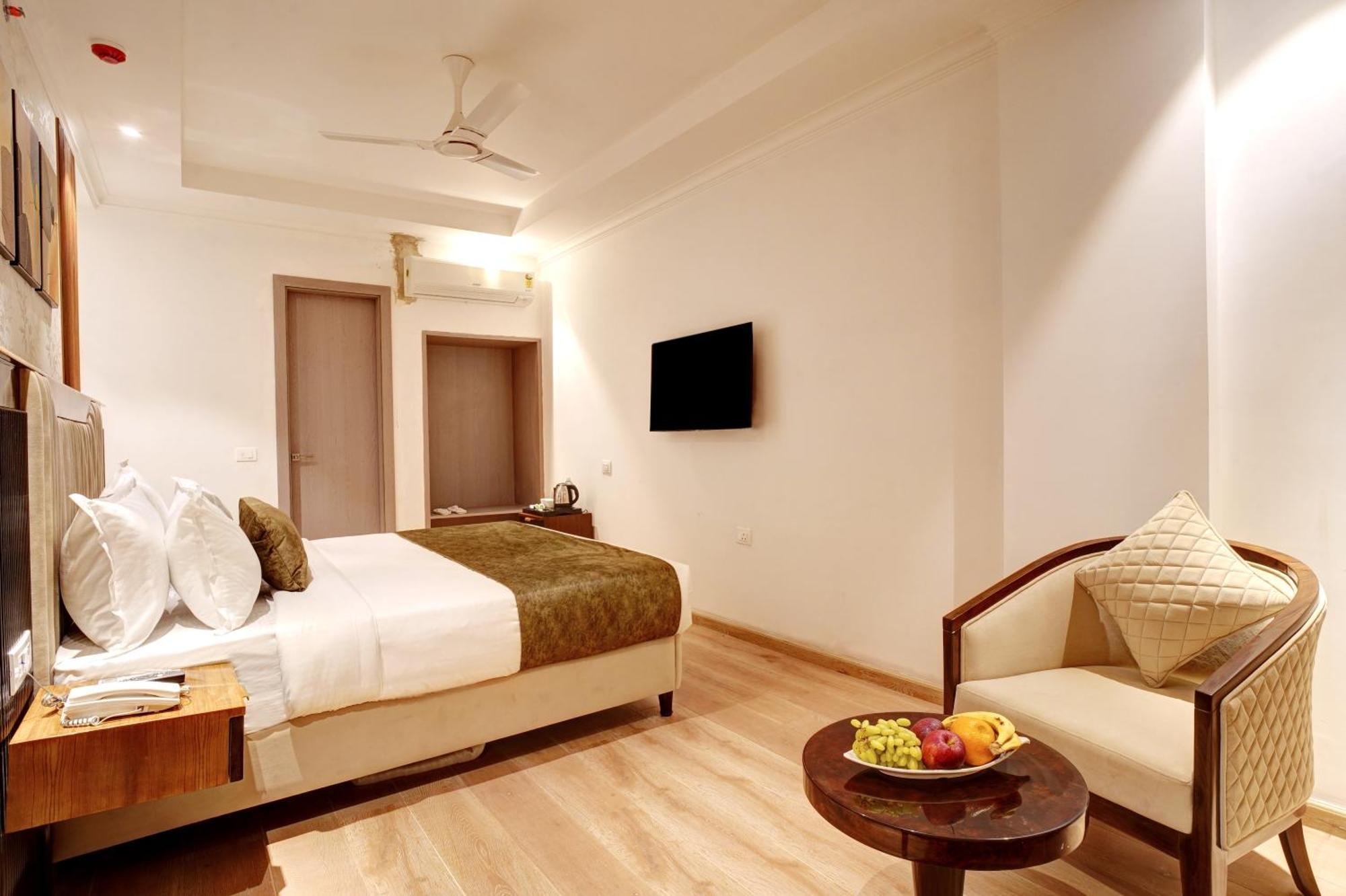 Iva Premium Delhi Airport With Airport Drop Hotel Nova Deli Exterior foto