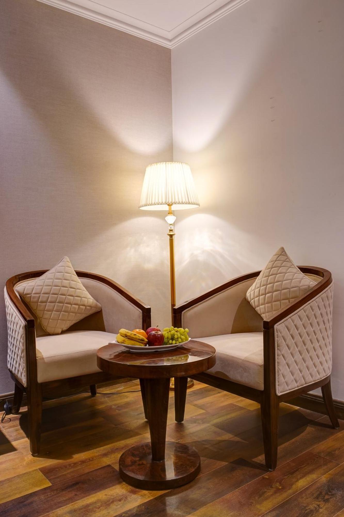 Iva Premium Delhi Airport With Airport Drop Hotel Nova Deli Exterior foto