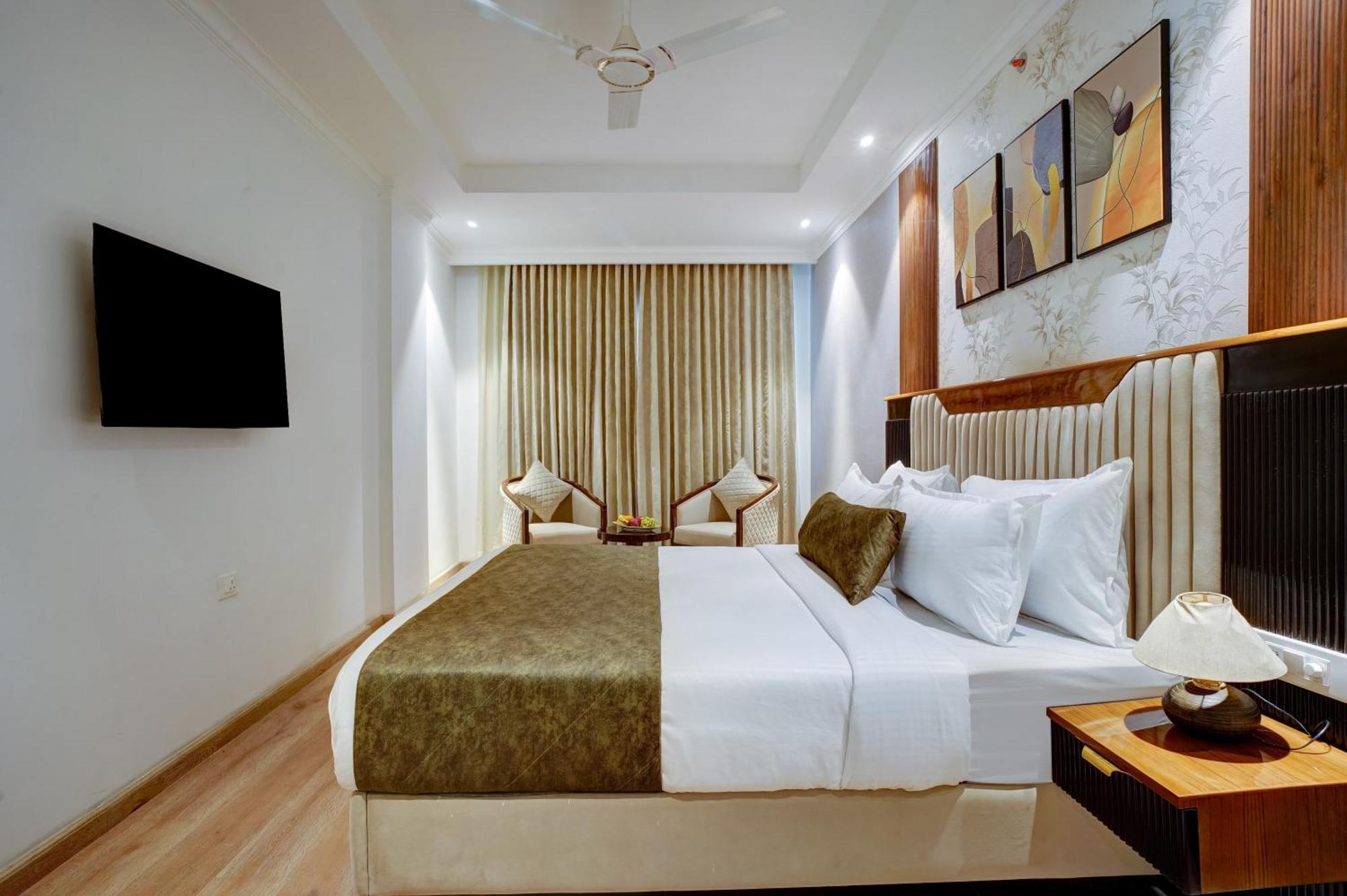 Iva Premium Delhi Airport With Airport Drop Hotel Nova Deli Exterior foto