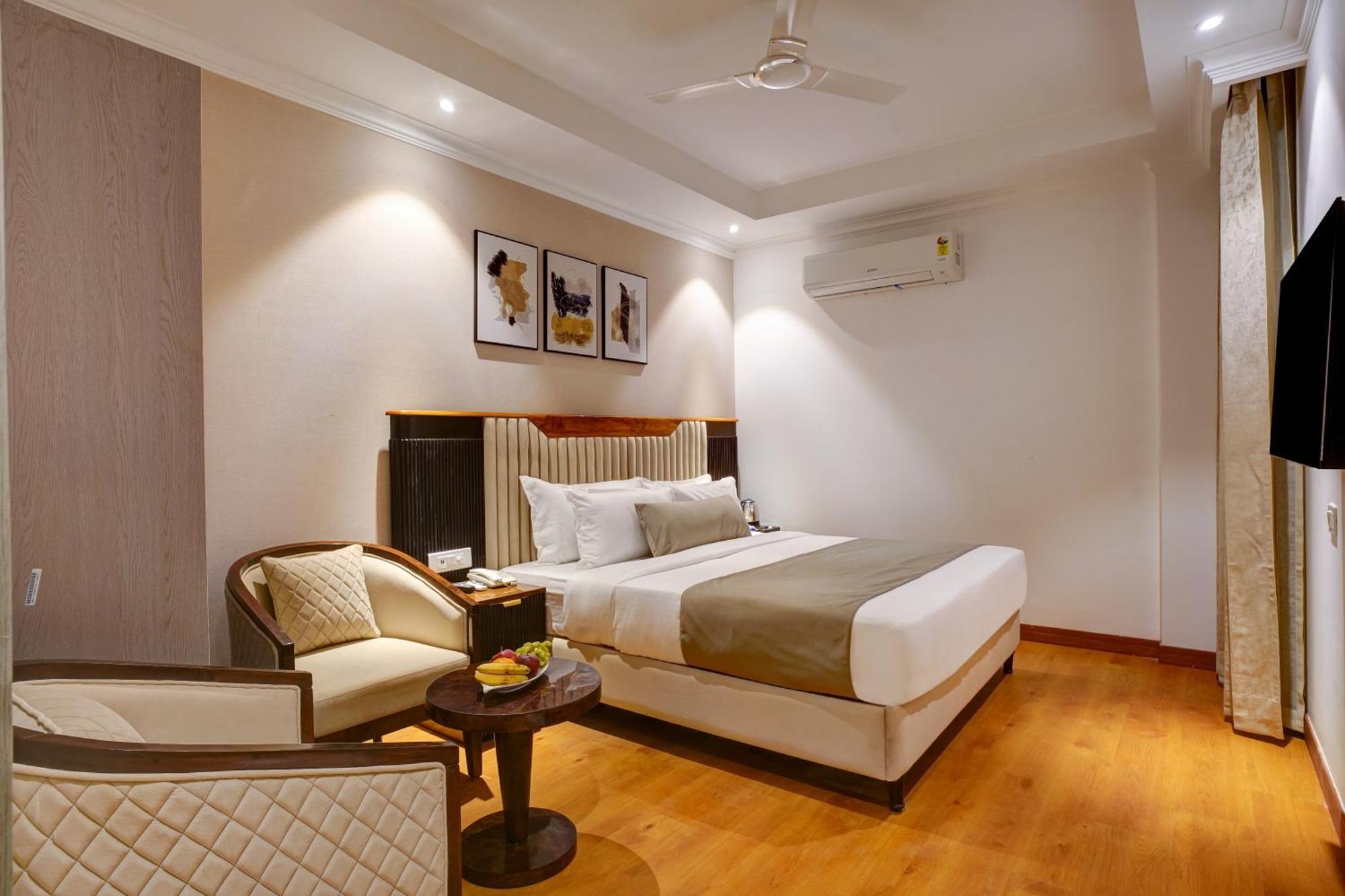 Iva Premium Delhi Airport With Airport Drop Hotel Nova Deli Exterior foto