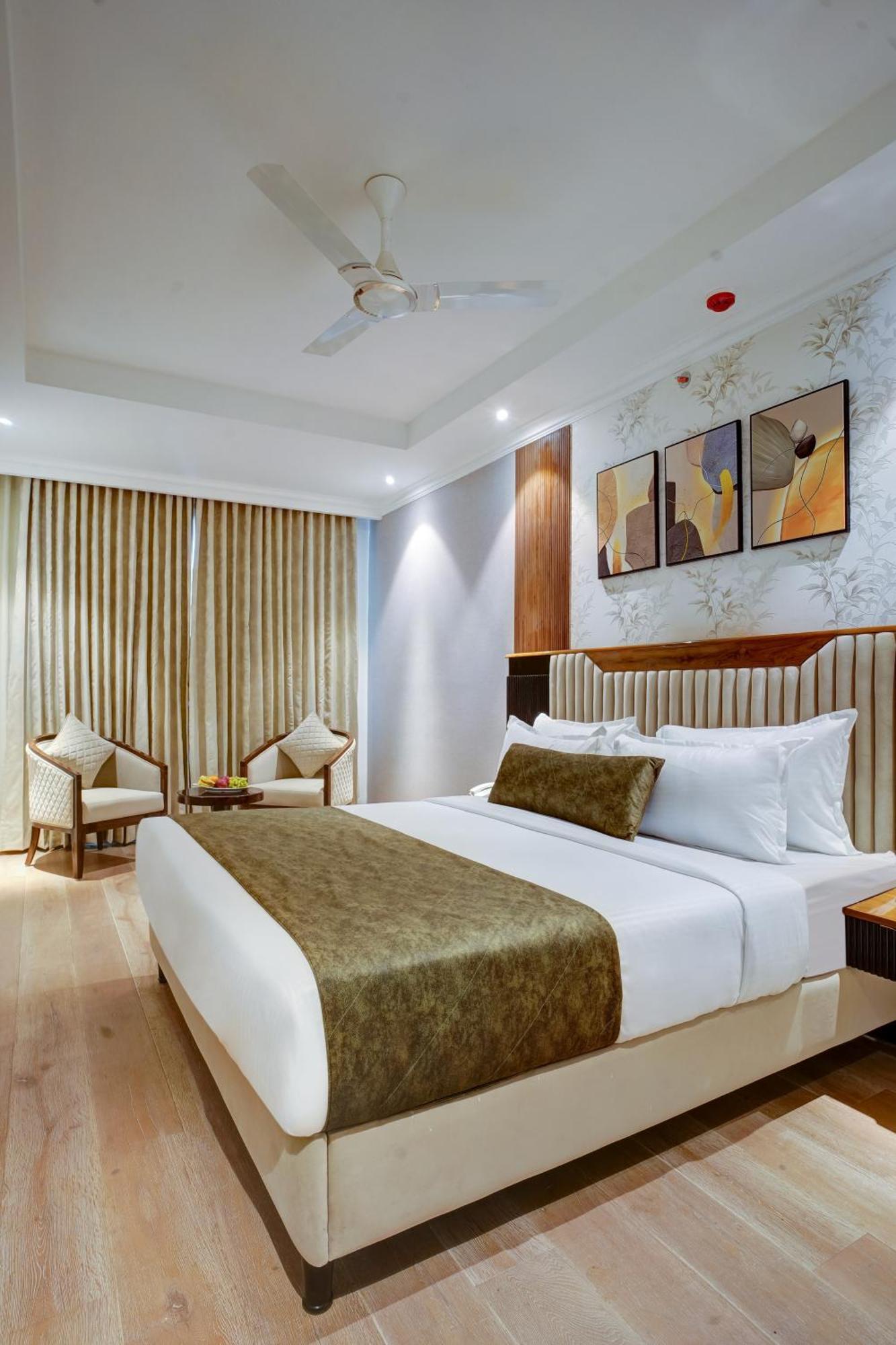 Iva Premium Delhi Airport With Airport Drop Hotel Nova Deli Exterior foto