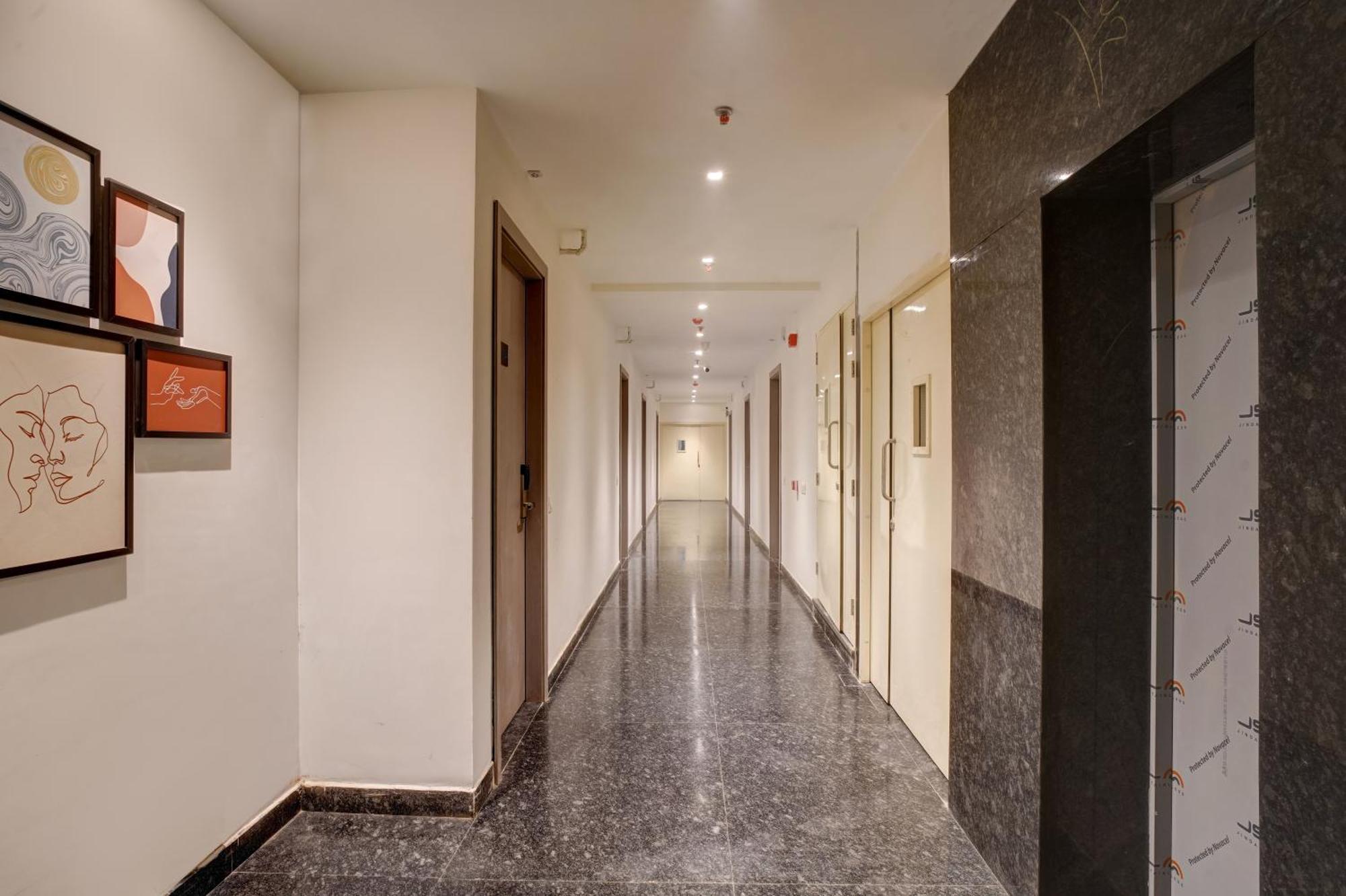 Iva Premium Delhi Airport With Airport Drop Hotel Nova Deli Exterior foto
